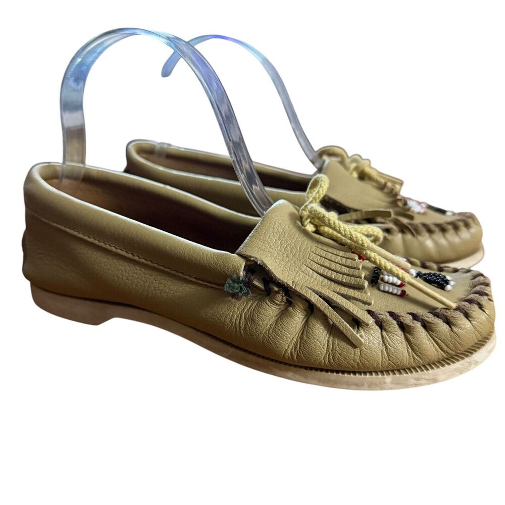 Minnetonka Thunderbird Boat Moccasin Smooth Leather Slip On Flats Womens sz 5.5